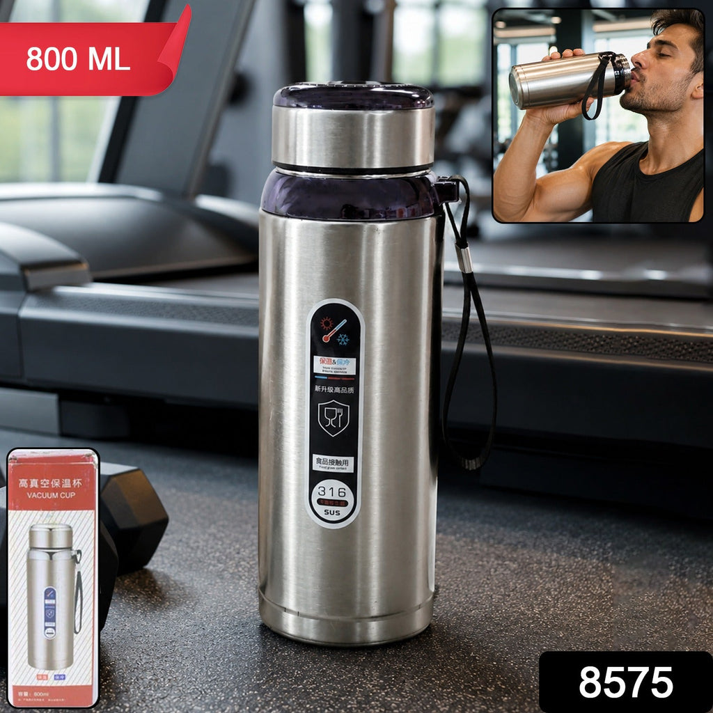 Stainless steel insulated water bottle with lid and side carry loop, 800 ml capacity